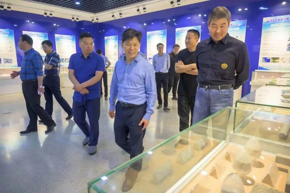 【学党史 办实事 解难题 促发展】婷婷伊人五月天色综合激情网_欧美—区二区在线观看_韩国禁欲系高级感电影_九九影院在线观看免费最新电视剧_无人区高清电影免费观看.......产业园领导赴企业走访调研(图2)