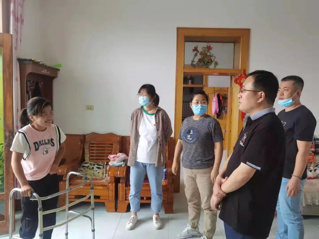 婷婷伊人五月天色综合激情网_欧美—区二区在线观看_韩国禁欲系高级感电影_九九影院在线观看免费最新电视剧_无人区高清电影免费观看.......开展走访慰问结对困难户活动(图2)