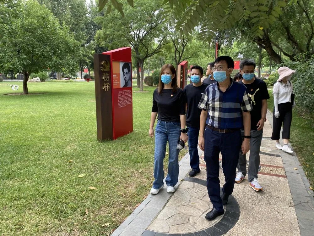 婷婷伊人五月天色综合激情网_欧美—区二区在线观看_韩国禁欲系高级感电影_九九影院在线观看免费最新电视剧_无人区高清电影免费观看.......组织党员干部参观党史学习教育主题展览(图2)