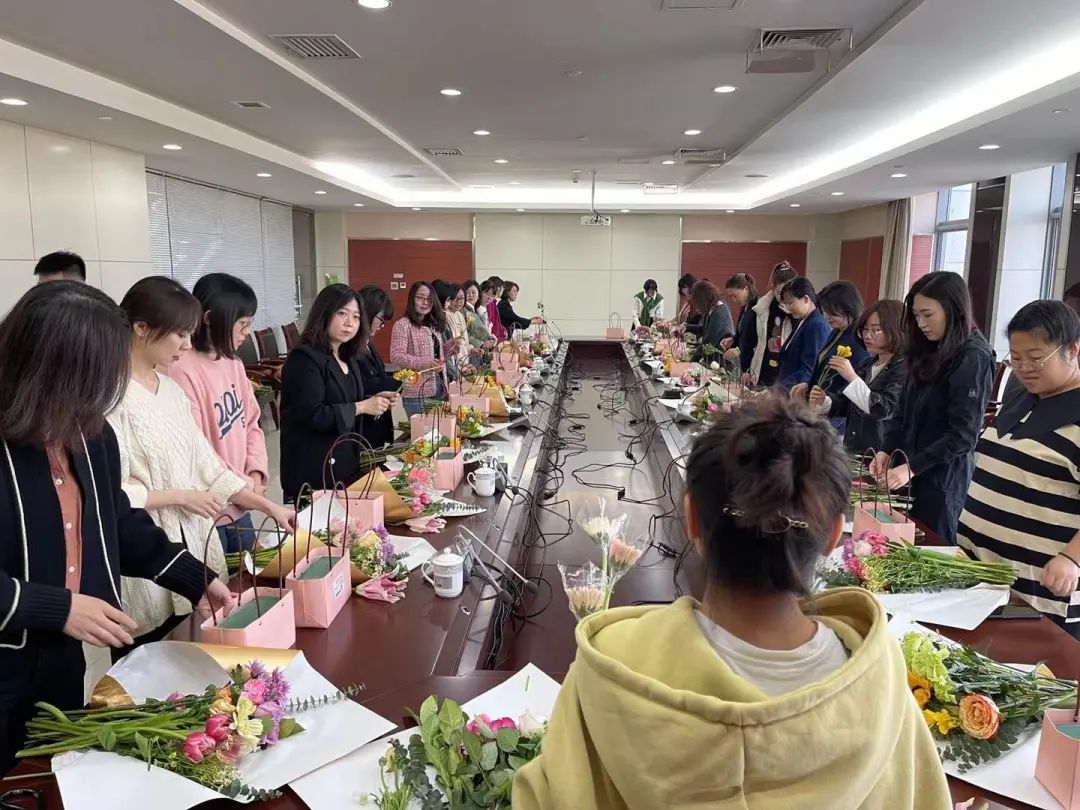 婷婷伊人五月天色综合激情网_欧美—区二区在线观看_韩国禁欲系高级感电影_九九影院在线观看免费最新电视剧_无人区高清电影免费观看.......开展“三八”妇女节创意插花活动(图1) 婷婷伊人五月天色综合激情网_欧美—区二区在线观看_韩国禁欲系高级感电影_九九影院在线观看免费最新电视剧_无人区高清电影免费观看.......开展“三八”妇女节创意插花活动(图1)