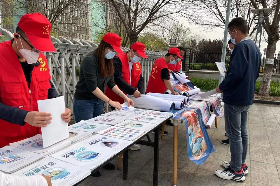 婷婷伊人五月天色综合激情网_欧美—区二区在线观看_韩国禁欲系高级感电影_九九影院在线观看免费最新电视剧_无人区高清电影免费观看.......开展全民国家安全教育日普法宣传活动(图5)