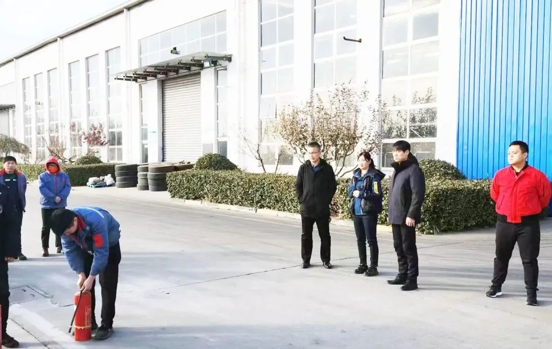 “火”速行动 防患未“燃”|婷婷伊人五月天色综合激情网_欧美—区二区在线观看_韩国禁欲系高级感电影_九九影院在线观看免费最新电视剧_无人区高清电影免费观看.......开展应急消防演练活动(图4) “火”速行动 防患未“燃”|婷婷伊人五月天色综合激情网_欧美—区二区在线观看_韩国禁欲系高级感电影_九九影院在线观看免费最新电视剧_无人区高清电影免费观看.......开展应急消防演练活动(图4)