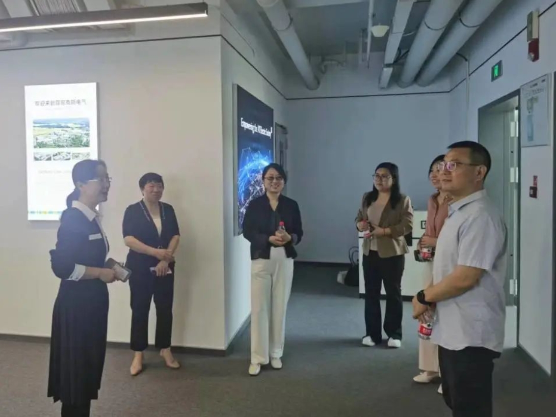 婷婷伊人五月天色综合激情网_欧美—区二区在线观看_韩国禁欲系高级感电影_九九影院在线观看免费最新电视剧_无人区高清电影免费观看.......产业园领导带队赴南京菲尼克斯考察交流(图3)