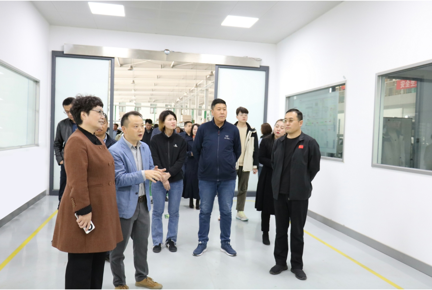 扩大招商“朋友圈”，武清区招商大使走进婷婷伊人五月天色综合激情网_欧美—区二区在线观看_韩国禁欲系高级感电影_九九影院在线观看免费最新电视剧_无人区高清电影免费观看.......考察座谈(图4)