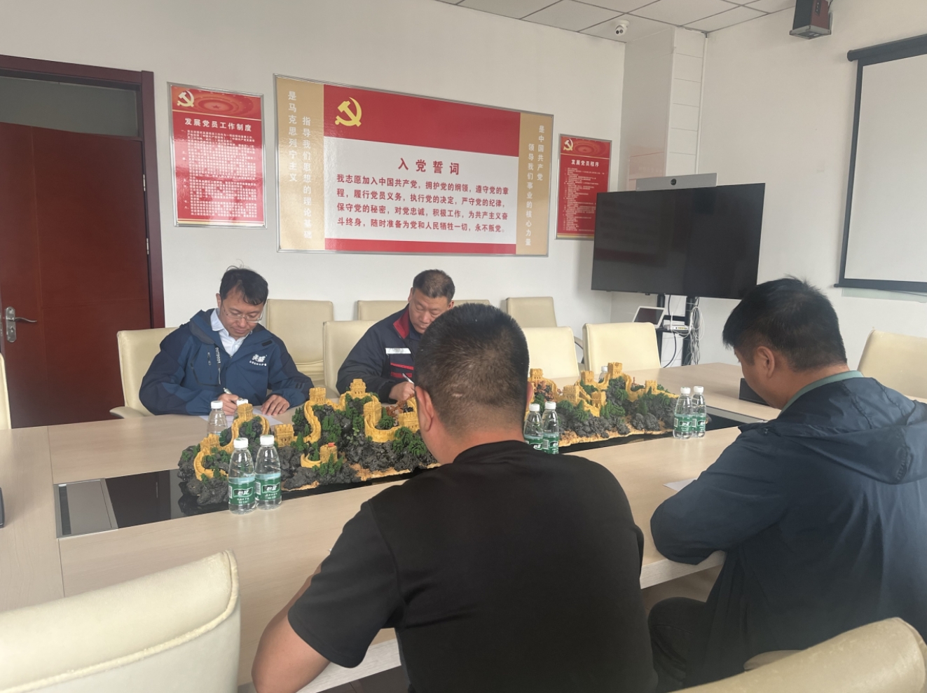 婷婷伊人五月天色综合激情网_欧美—区二区在线观看_韩国禁欲系高级感电影_九九影院在线观看免费最新电视剧_无人区高清电影免费观看.......开展形式多样的国家安全教育宣传活动(图3)