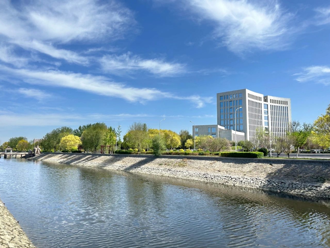 看，婷婷伊人五月天色综合激情网_欧美—区二区在线观看_韩国禁欲系高级感电影_九九影院在线观看免费最新电视剧_无人区高清电影免费观看.......“春色满园”！(图9)