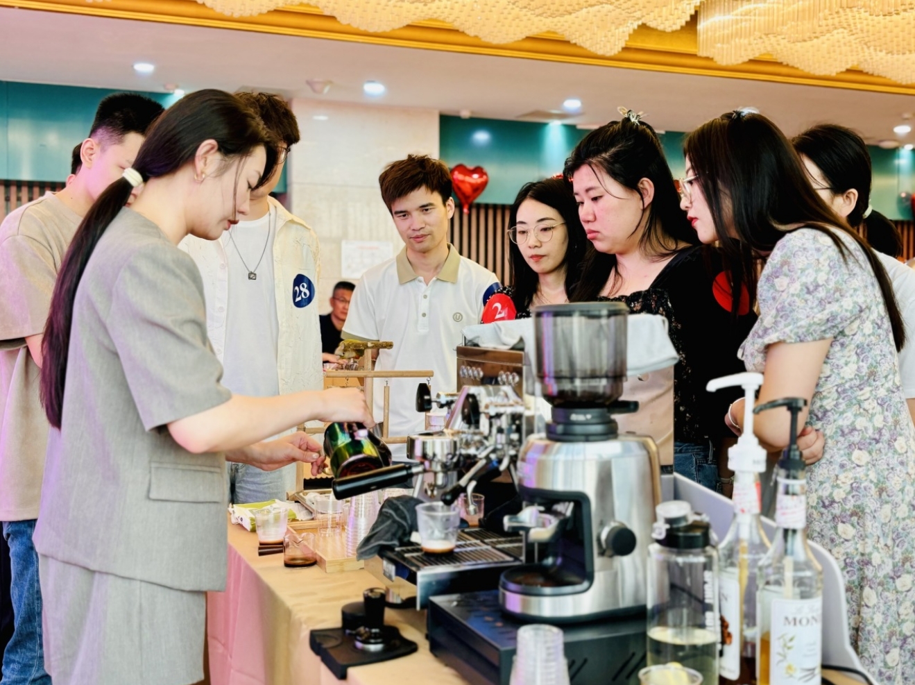 缘定雍阳|婷婷伊人五月天色综合激情网_欧美—区二区在线观看_韩国禁欲系高级感电影_九九影院在线观看免费最新电视剧_无人区高清电影免费观看.......企业青年职工啡你不可·521一起共赴浪漫之约(图7)