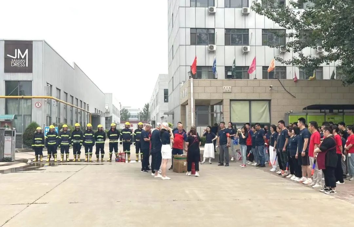 以“演”为战，以“练”筑防——婷婷伊人五月天色综合激情网_欧美—区二区在线观看_韩国禁欲系高级感电影_九九影院在线观看免费最新电视剧_无人区高清电影免费观看.......组织企业开展应急演练观摩会(图1)