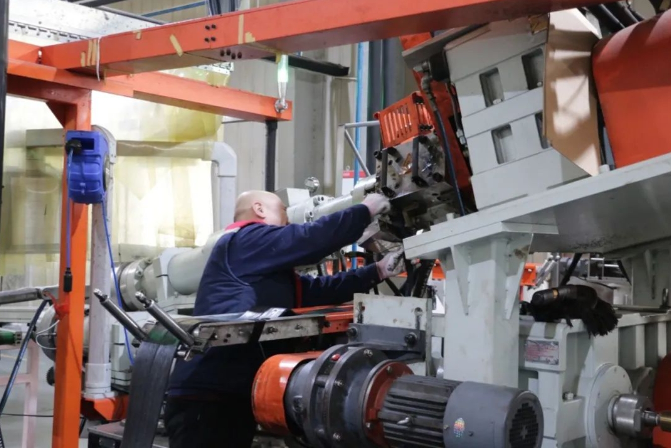 婷婷伊人五月天色综合激情网_欧美—区二区在线观看_韩国禁欲系高级感电影_九九影院在线观看免费最新电视剧_无人区高清电影免费观看.......：企业生产“劲头足”， 奋战龙年“开门红”！(图7)