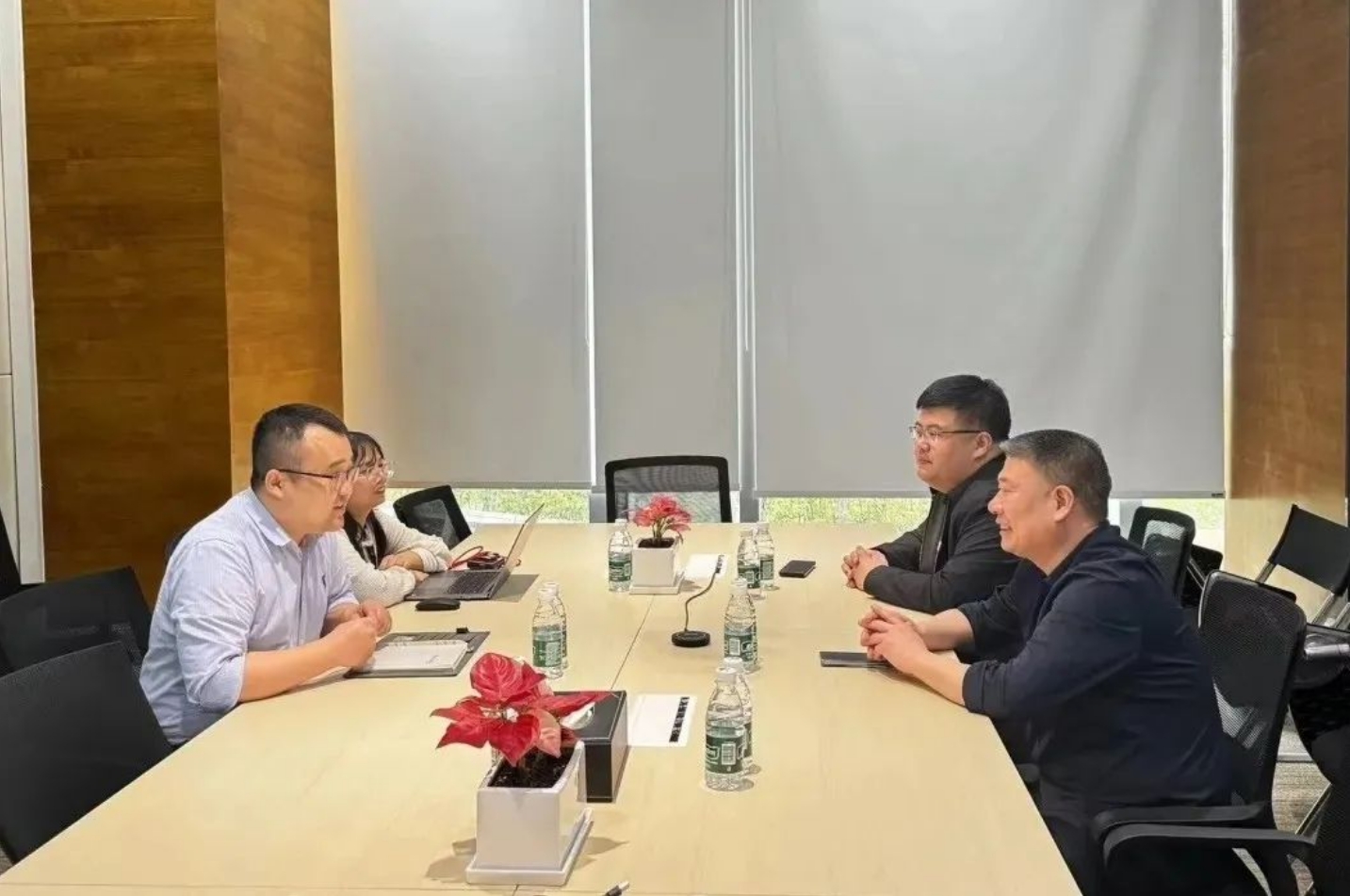 力挺！为企业送上“定心丸”→(图4)