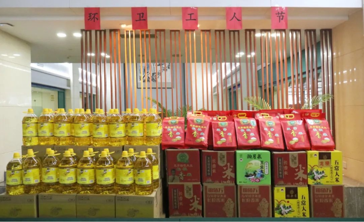 庆祝环卫节，致敬“城市美容师”！(图2)