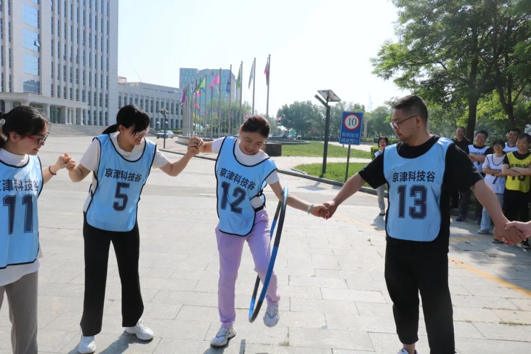 【党建领航促发展】趣享运动，协进新程|这场趣味运动会嗨翻全场(图4)